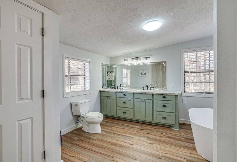 Waterfront Louisiana Home W/ Private Boat Launch!