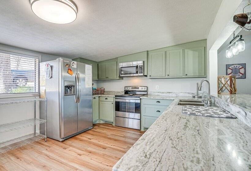 Waterfront Louisiana Home W/ Private Boat Launch!