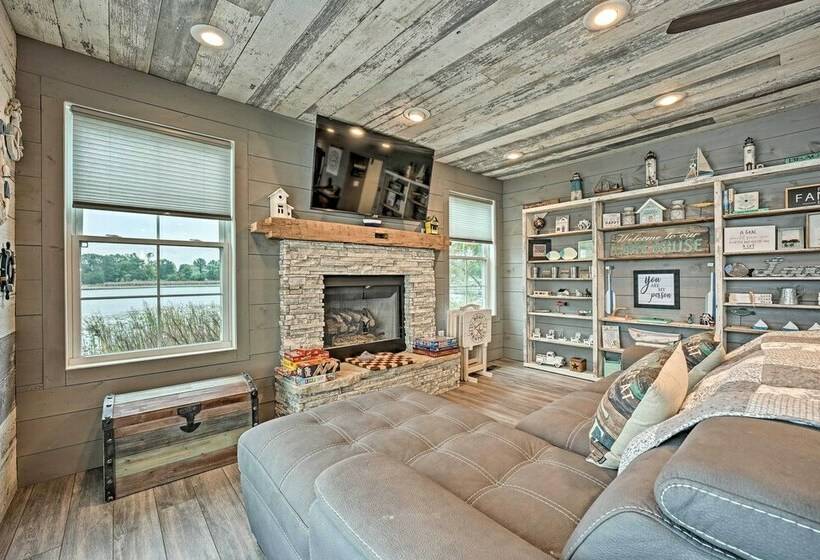 Waterfront Retreat, 10 Mi To Dtwn Shipshewana