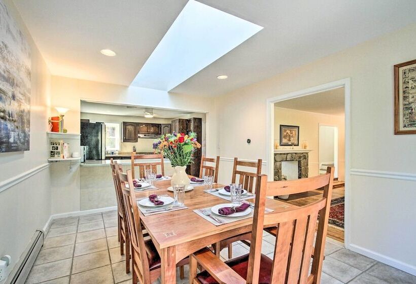 Wayne Home W/ Spacious Yard ~ 20 Mi To Philly!