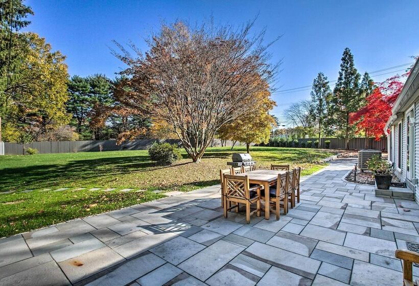 Wayne Home W/ Spacious Yard ~ 20 Mi To Philly!