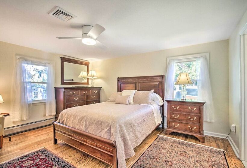 Wayne Home W/ Spacious Yard ~ 20 Mi To Philly!