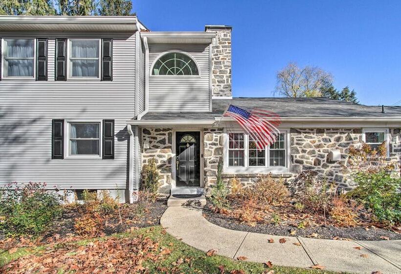 Wayne Home W/ Spacious Yard ~ 20 Mi To Philly!