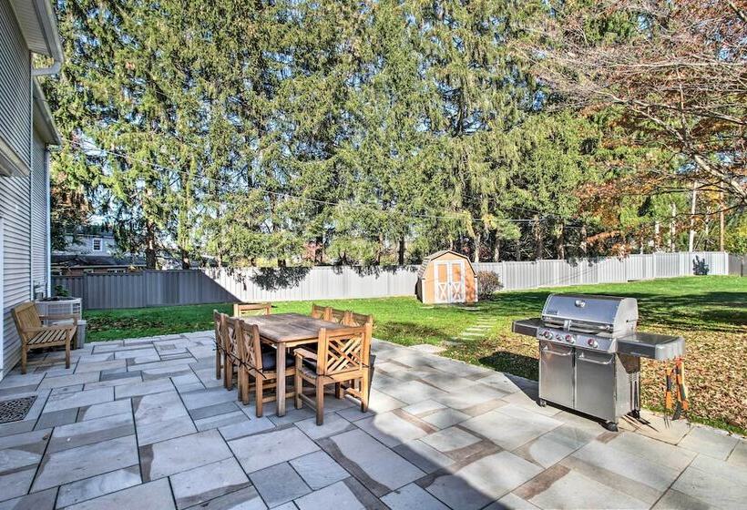 Wayne Home W/ Spacious Yard ~ 20 Mi To Philly!