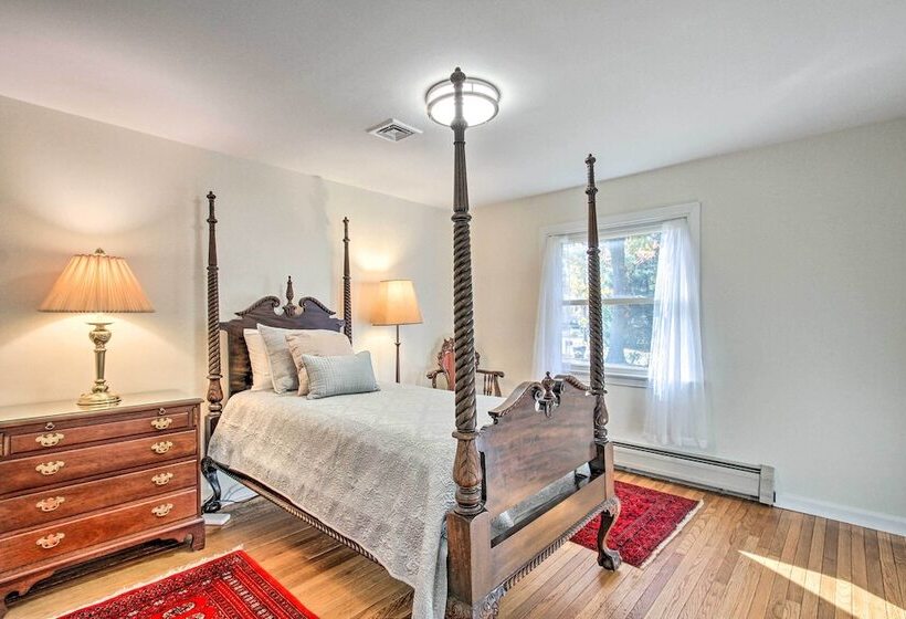 Wayne Home W/ Spacious Yard ~ 20 Mi To Philly!