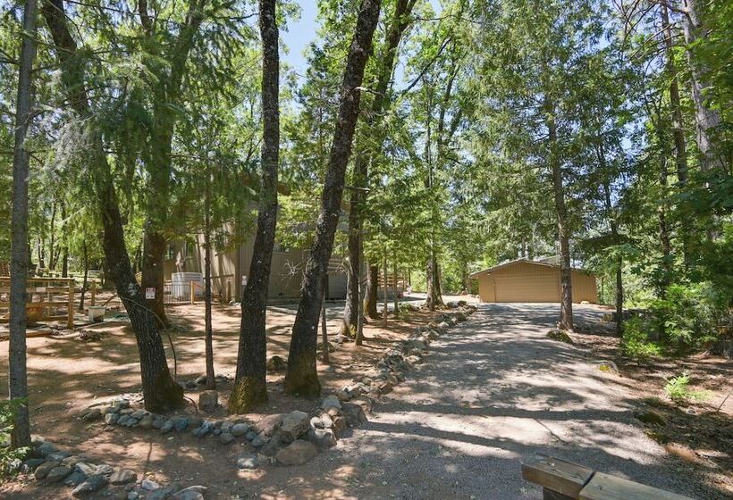 Welcoming Cole Ridge Chalet In Kelseyville!