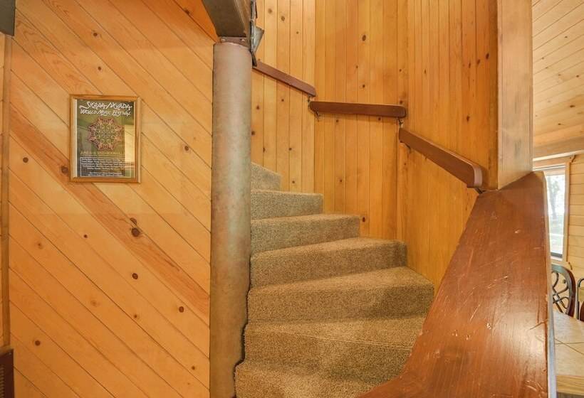 Welcoming Cole Ridge Chalet In Kelseyville!