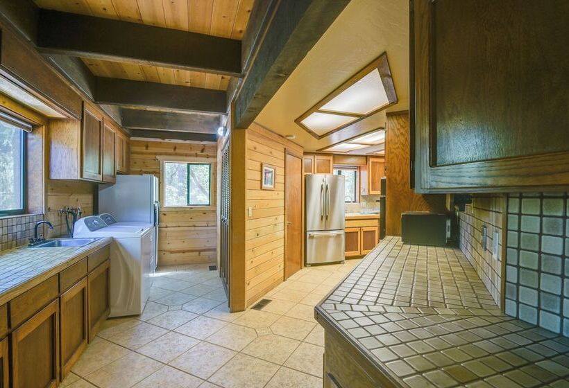 Welcoming Cole Ridge Chalet In Kelseyville!