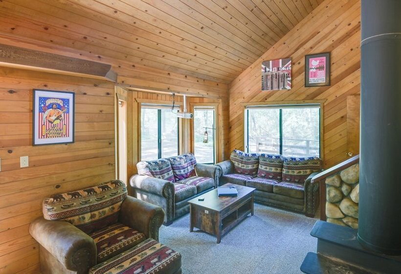 Welcoming Cole Ridge Chalet In Kelseyville!
