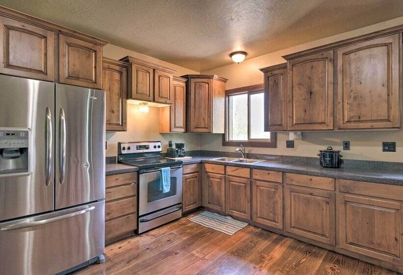 Well Appointed Sterling Casita With Full Kitchen!