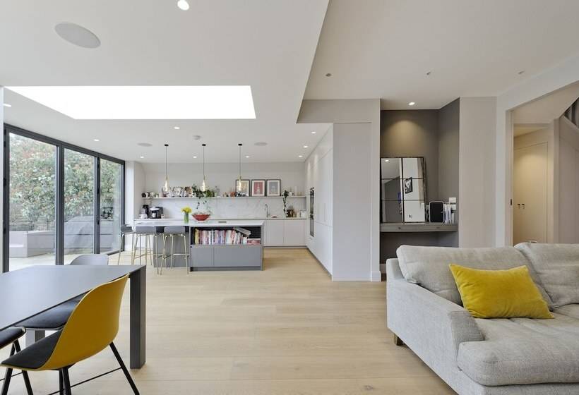 Wonderful Family Home With Garden Near Twickenham By Underthedoormat