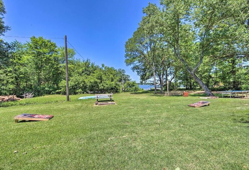 1 Acre Rustic Lake Resort W/ Outdoor Entertainment