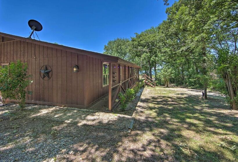 1 Acre Rustic Lake Resort W/ Outdoor Entertainment