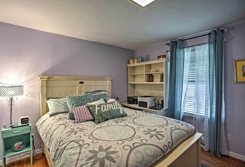 1 Acre Rustic Lake Resort W/ Outdoor Entertainment