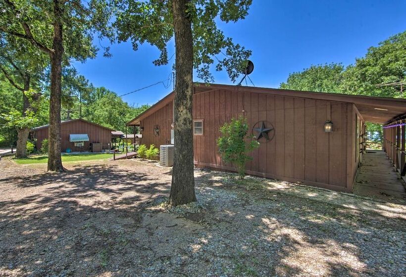 1 Acre Rustic Lake Resort W/ Outdoor Entertainment