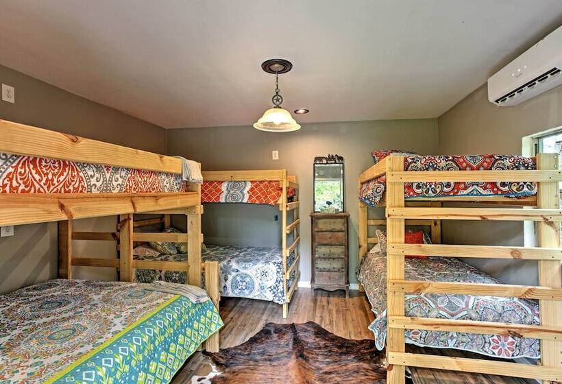 1 Acre Rustic Lake Resort W/ Outdoor Entertainment