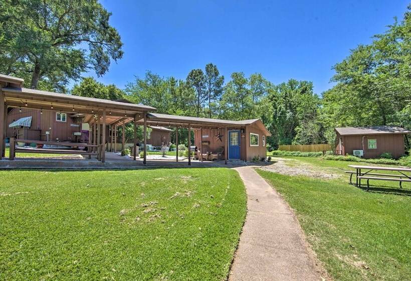 1 Acre Rustic Lake Resort W/ Outdoor Entertainment