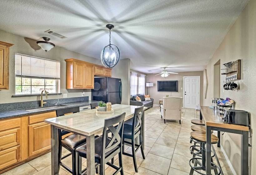 2 Mi To Historic Sites: Cozy Fort Smith Home!