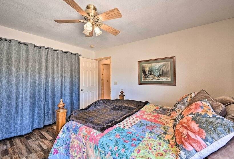 4 Season Mountain Escape With Breathtaking View!