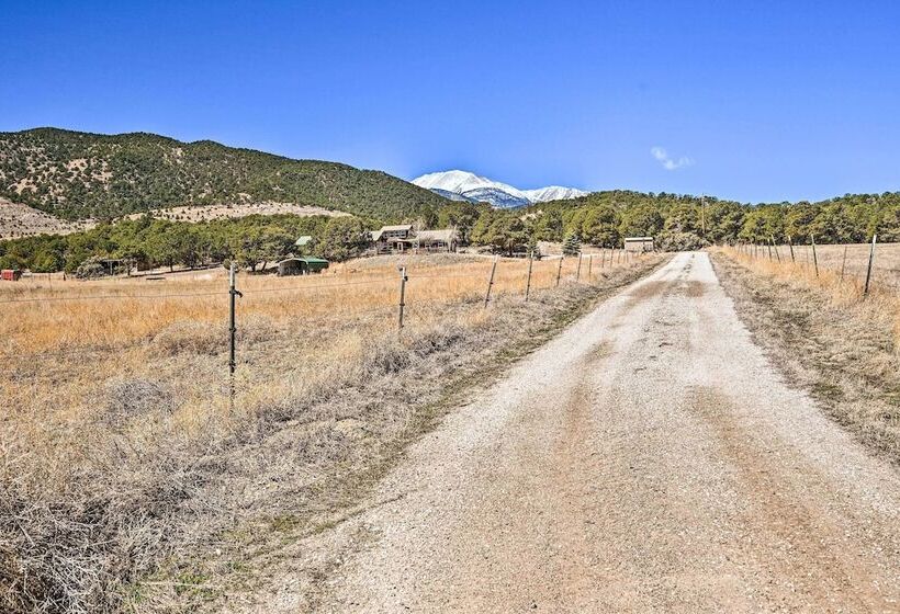 4 Season Mountain Escape With Breathtaking View!