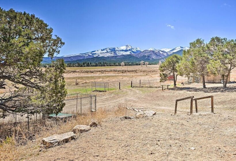 4 Season Mountain Escape With Breathtaking View!