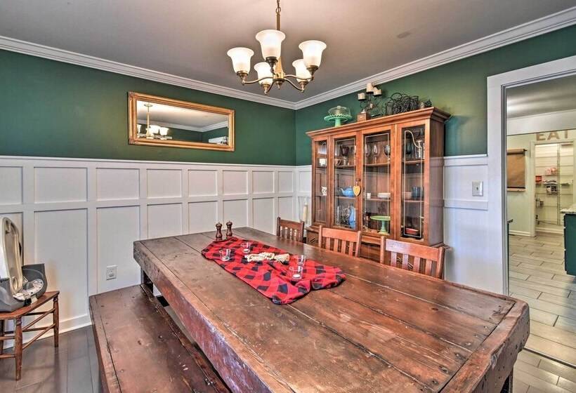 Aberdeen Family Home W/ Fire Pit & Deck