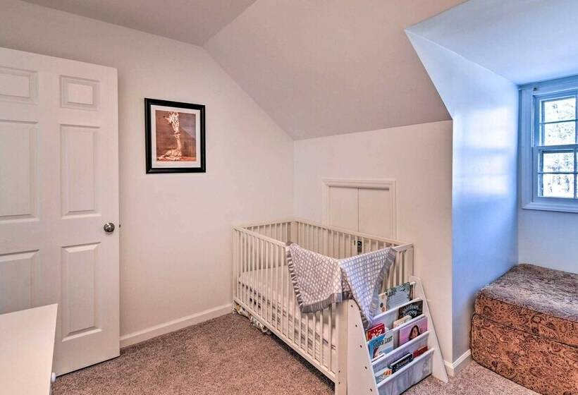 Aberdeen Family Home W/ Fire Pit & Deck