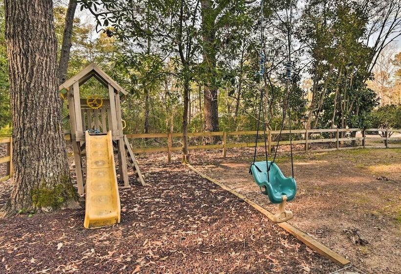 Aberdeen Family Home W/ Fire Pit & Deck