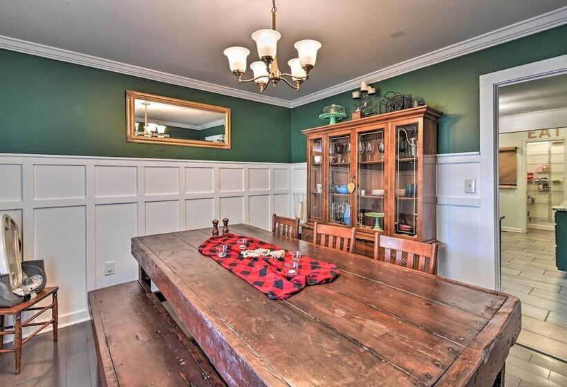 Aberdeen Family Home W/ Fire Pit & Deck