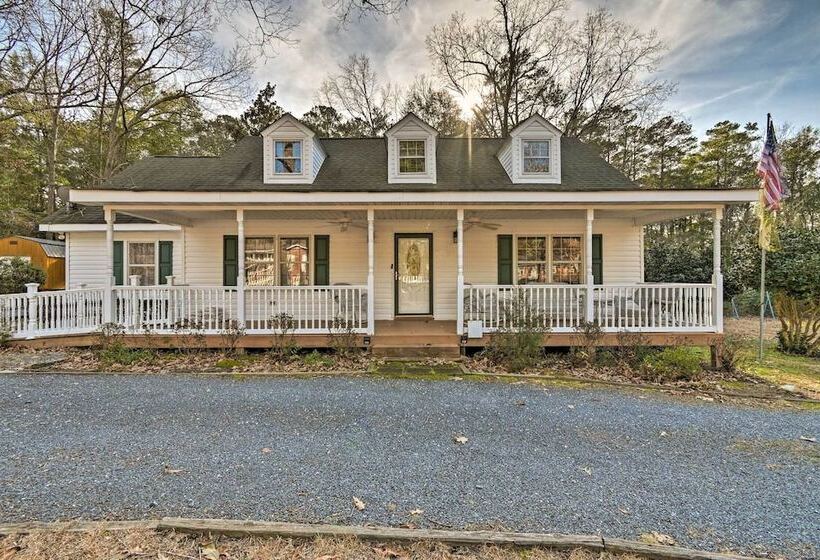 Aberdeen Family Home W/ Fire Pit & Deck