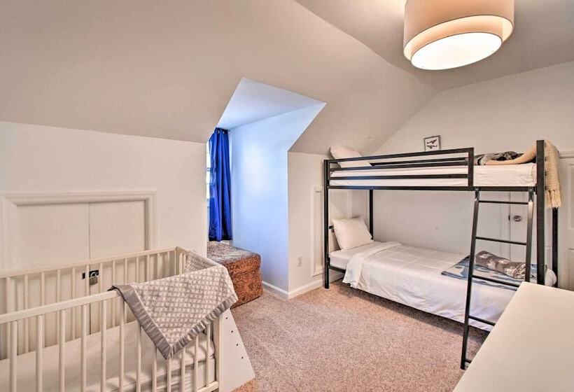 Aberdeen Family Home W/ Fire Pit & Deck