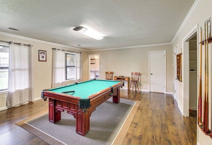 Amenity Packed Hot Springs Lakehouse W/ Pool!