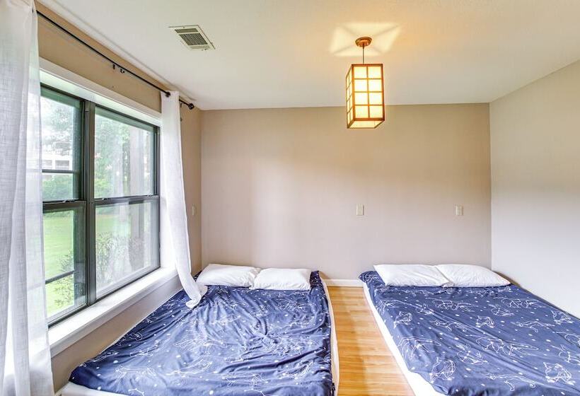 Amenity Packed Hot Springs Lakehouse W/ Pool!