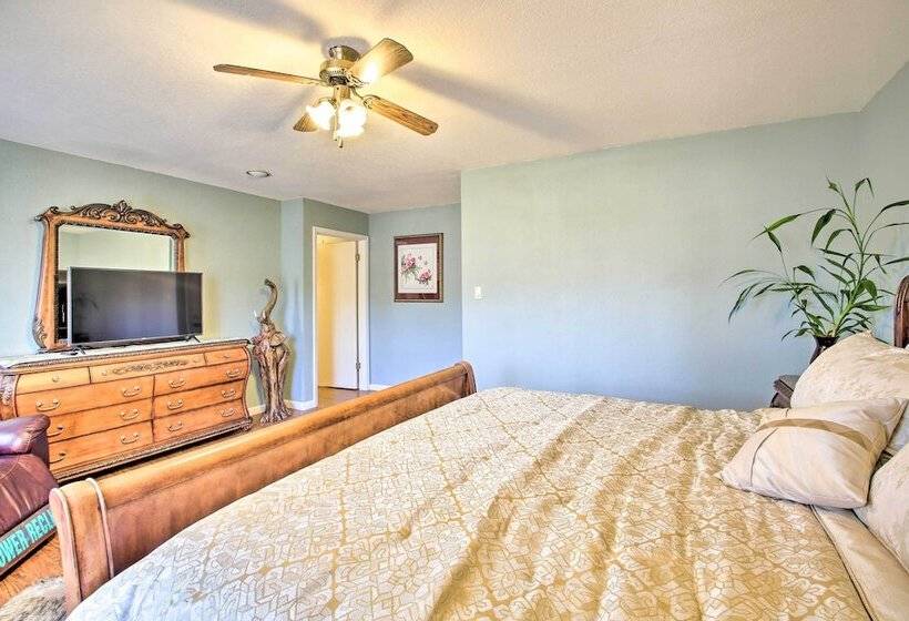 Amenity Packed Hot Springs Lakehouse W/ Pool!