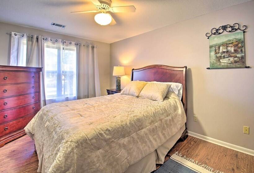 Amenity Packed Hot Springs Lakehouse W/ Pool!