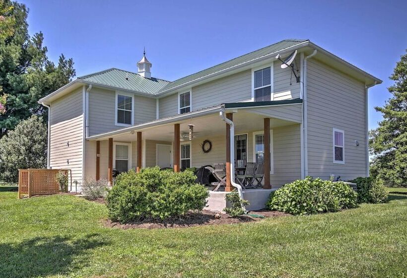 Anny S Farm House  In Round Hill Wine Country!
