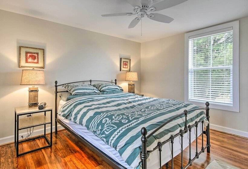 Anny S Farm House  In Round Hill Wine Country!