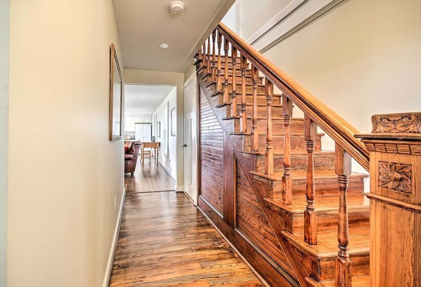 Anny S Farm House  In Round Hill Wine Country!