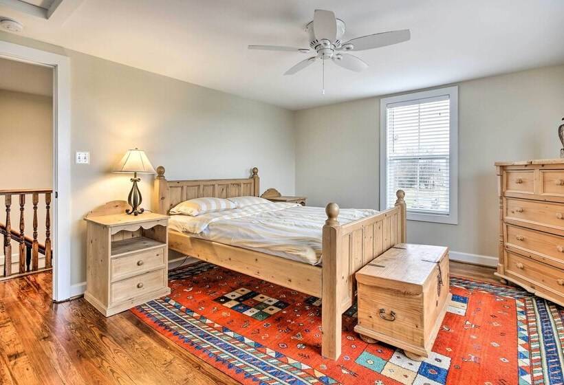 Anny S Farm House  In Round Hill Wine Country!