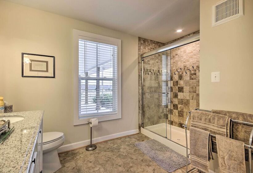 Anny S Farm House  In Round Hill Wine Country!