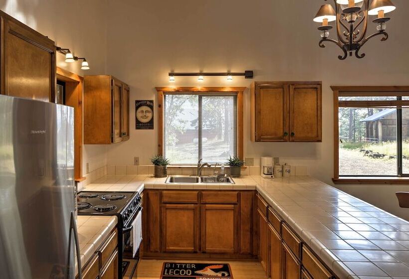 Ashland Cabin On 170 Acres W/ Mtn Views & Sauna!