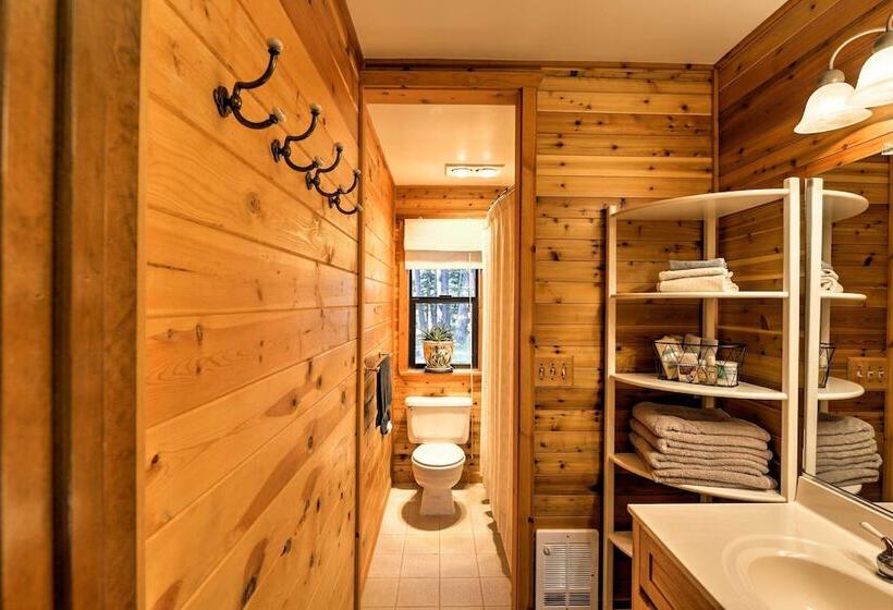 Ashland Cabin On 170 Acres W/ Mtn Views & Sauna!