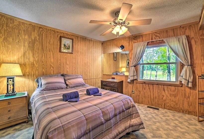 Atlanta Waterfront Cabin W/ Dock & Kayaks!