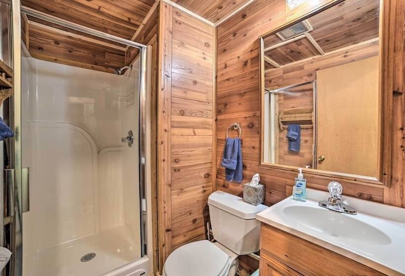 Atlanta Waterfront Cabin W/ Dock & Kayaks!