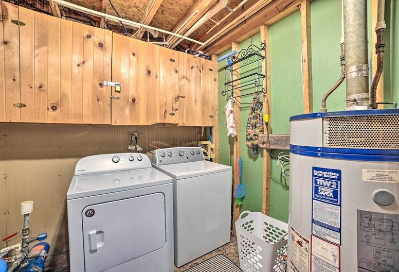 Atlanta Waterfront Cabin W/ Dock & Kayaks!