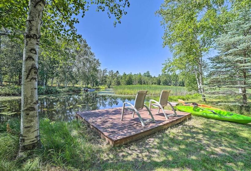 Atlanta Waterfront Cabin W/ Dock & Kayaks!
