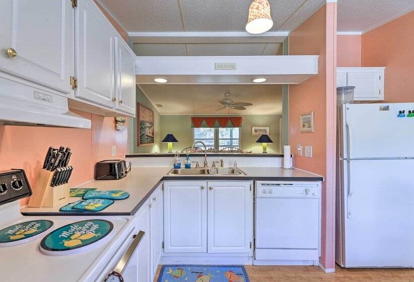 Atlantic Beach Home W/ Decks & Fire Pit