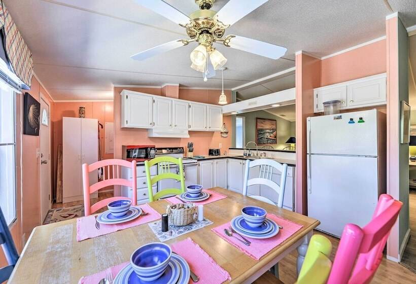 Atlantic Beach Home W/ Decks & Fire Pit