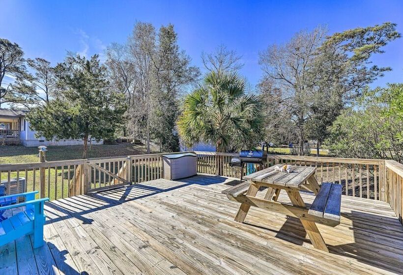 Atlantic Beach Home W/ Decks & Fire Pit