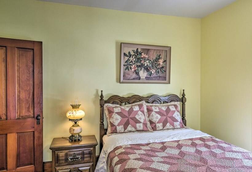 Historic Backus Home, Steps To Pine Mountain Lake!